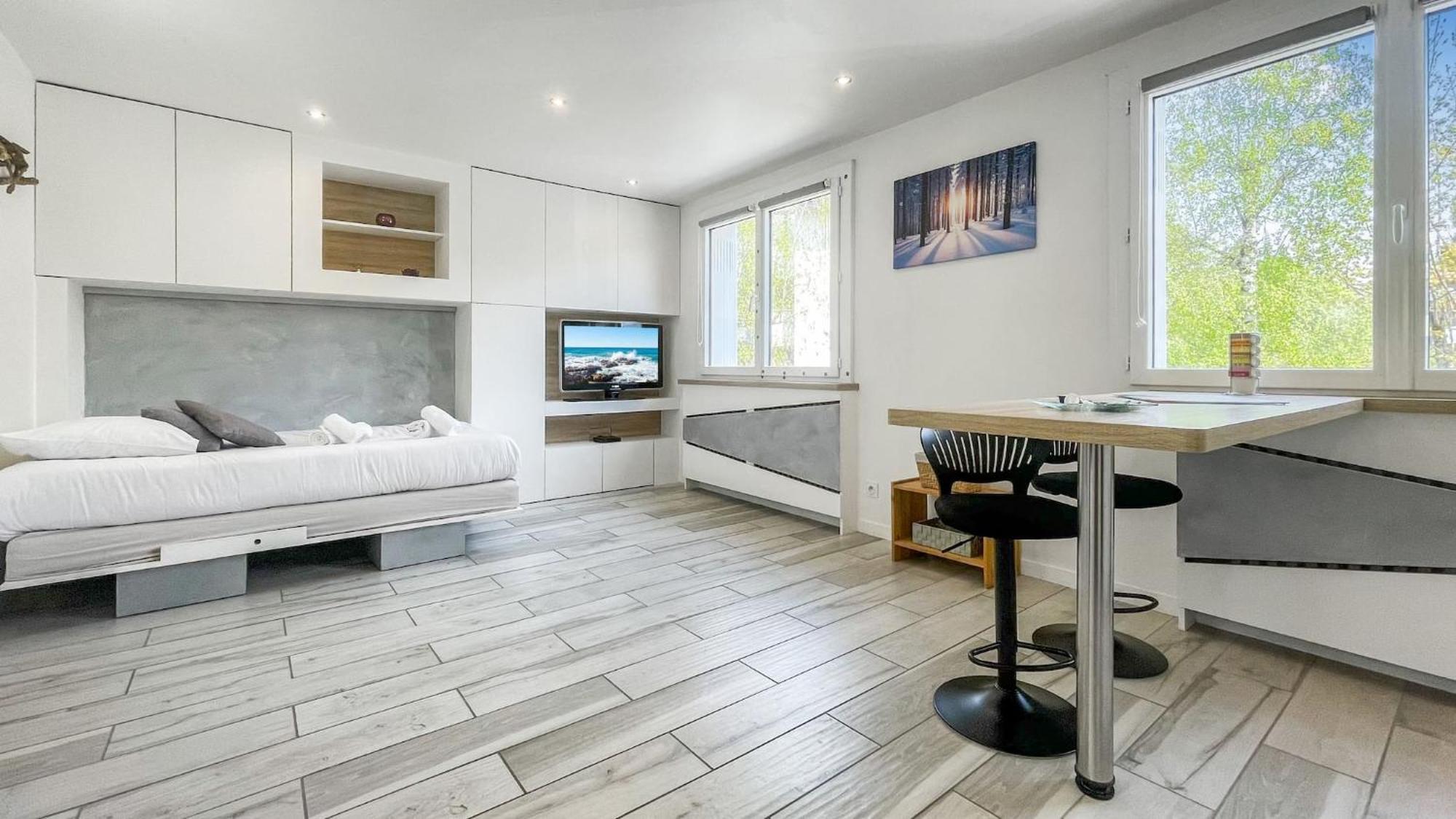 Homey Tidy - New / Proche Centre Annecy / Parking Gratuit / Logement Entierement Equipe מראה חיצוני תמונה